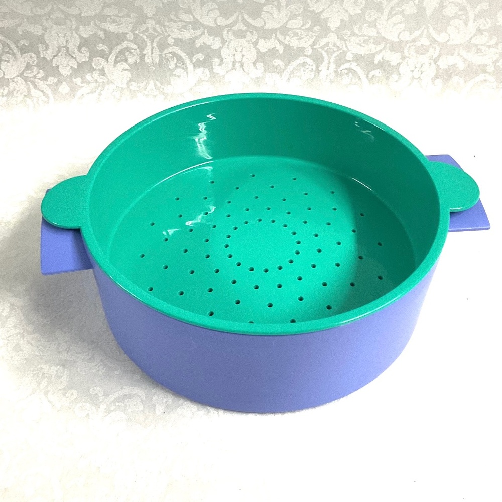 Tupperware 7"X2.5”. Microwave Steamer, no lid